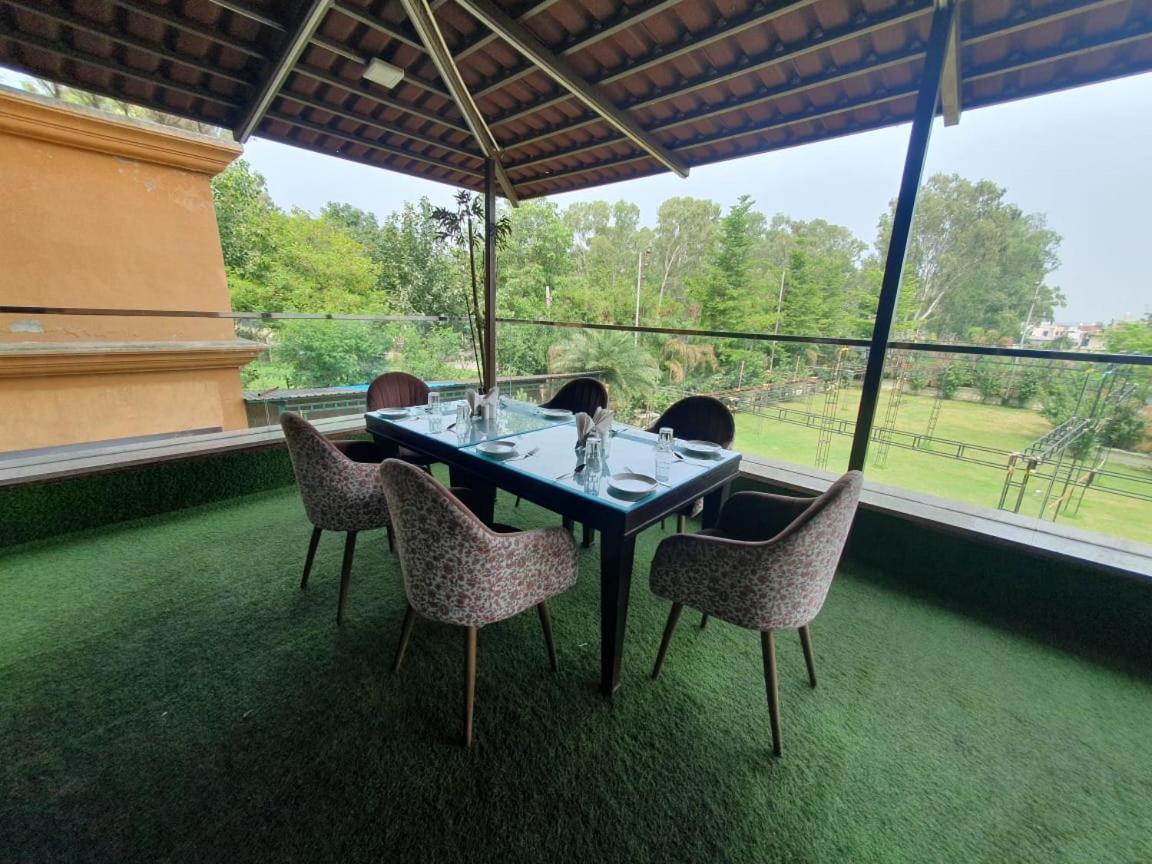 Akash Hotel Managed By Jk Hotels & Resorts Kathua Kültér fotó