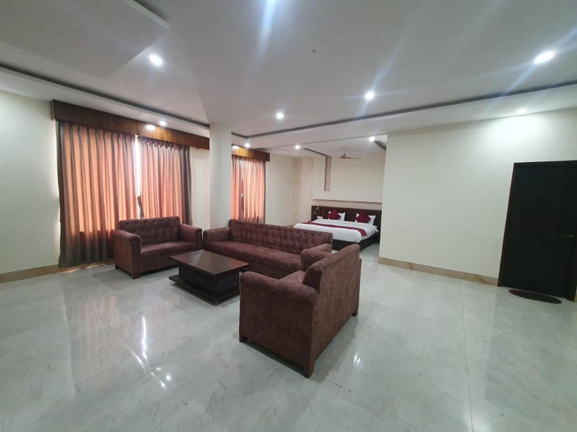 Akash Hotel Managed By Jk Hotels & Resorts Kathua Kültér fotó