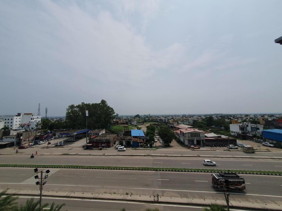 Akash Hotel Managed By Jk Hotels & Resorts Kathua Kültér fotó