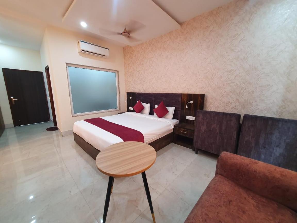 Akash Hotel Managed By Jk Hotels & Resorts Kathua Kültér fotó