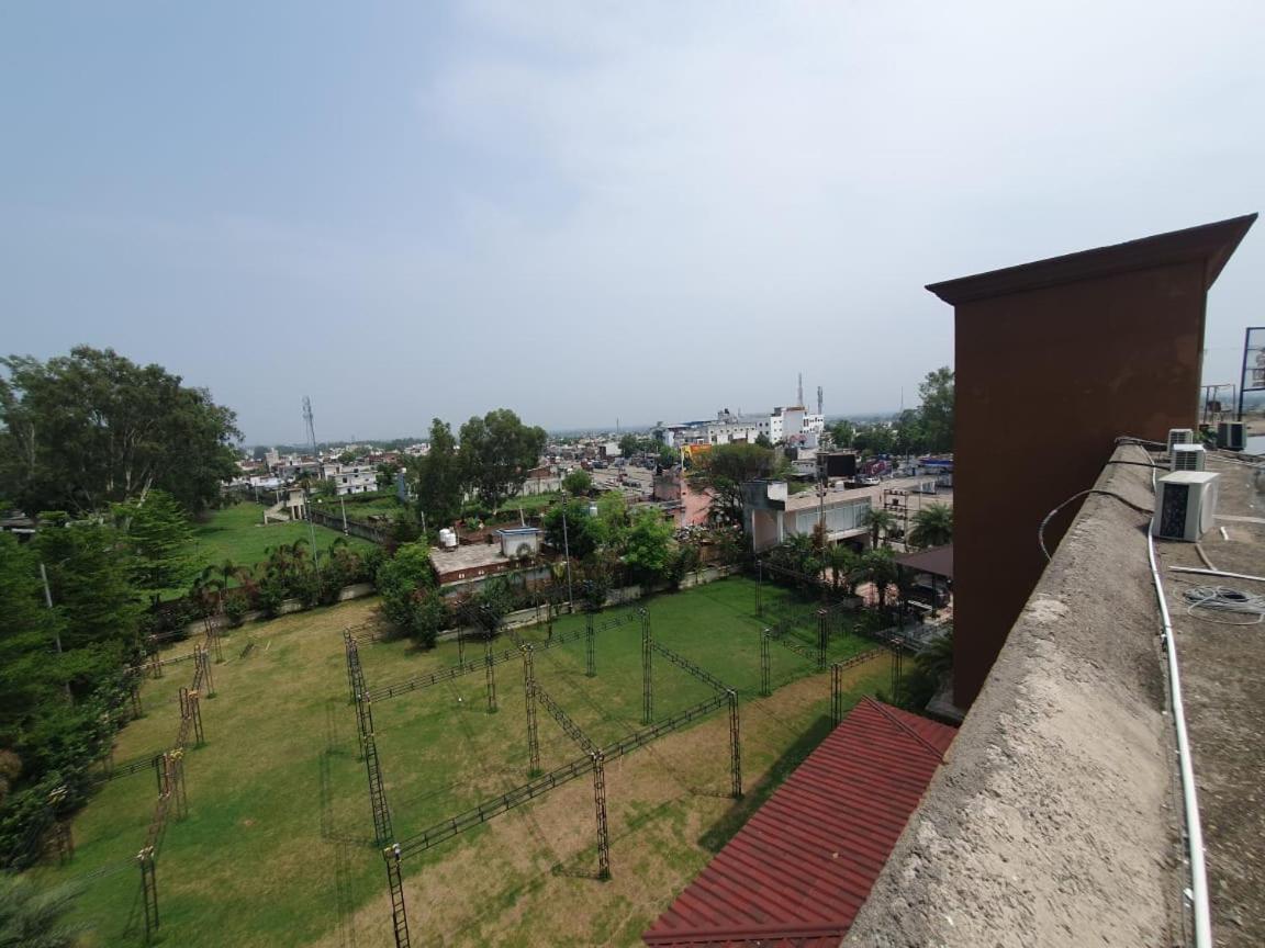 Akash Hotel Managed By Jk Hotels & Resorts Kathua Kültér fotó